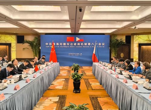 放話(huà)開(kāi)發(fā)南海島礁后,菲律賓稱(chēng)準(zhǔn)備起訴中國(guó),并派人來(lái)華舉行會(huì)談